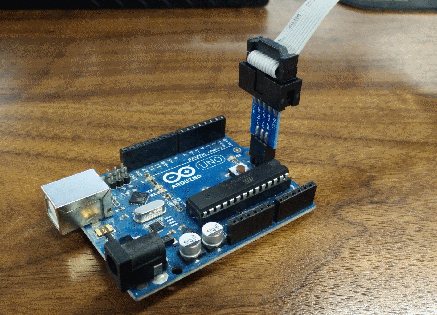 Figure 2: Arduino Uno being programmed over ISP.