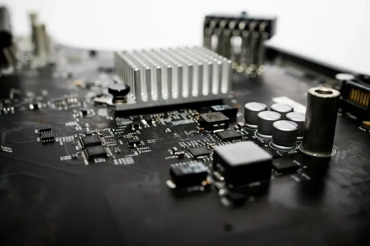 Indentifying faults loaded pcbas