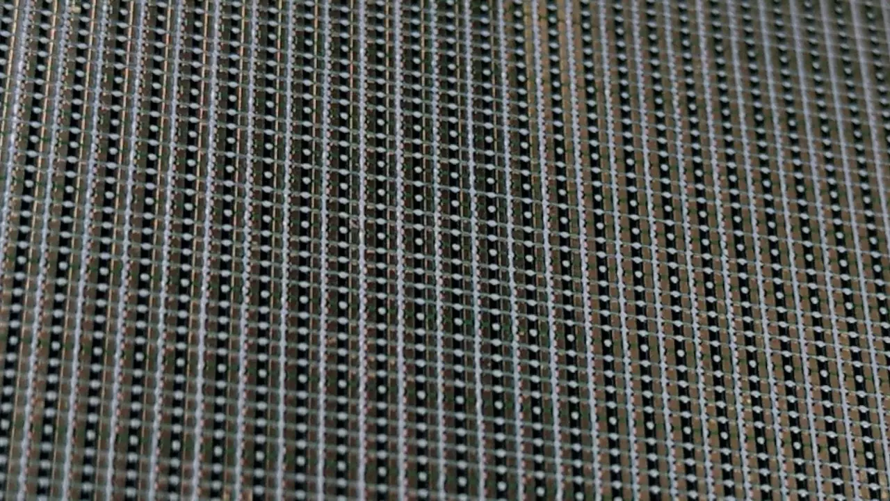 Figure 2: Close up of the 0201 resistor grid!
