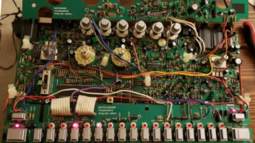 Roland tr606 pcb inside